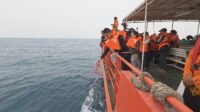 keluarga-jurnalis-hilang-gelar-tabur-bunga-dok-istimewa-1789711495570_169 Keluarga Jurnalis Hilang Tabur Bunga di Selat Sunda