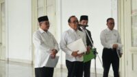 menteri-pendidikan-tinggi-sains-and-teknologi-brian-yuliarto-bersama-menko-pmk-pratikno-menteri-pendidikan-dasar-dan-menengah--1790165300211_169 Nasib UKT Dibahas, Kuliah Gratis Tak Langsung Berlaku