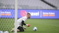 paes Paes dan Tjoe-A-On Tampil, Ajax Bungkam Willem II