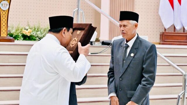 Hadiah Istimewa untuk Prabowo di Puncak Harlah 100 Tahun Gontor