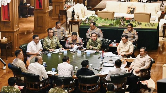 Prabowo Bahas Situasi Nasional dan Karhutla