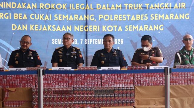 Rokok Ilegal Rp 2,3 Miliar Disembunyikan dalam Truk Tangki