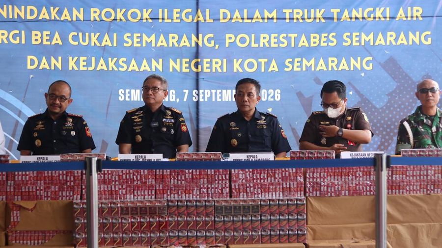Rokok Ilegal Rp 2,3 Miliar Disembunyikan dalam Truk Tangki