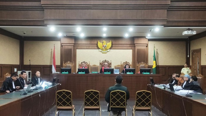 Faizal Assegaf Ngamuk di Sidang Bea Cukai