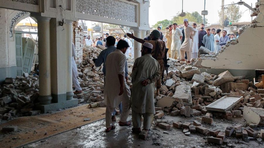 Bom Guncang Masjid di Pakistan, 27 Orang Tewas saat Shalat 