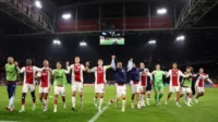 Maarten Paes cadangan, Ajax Amsterdam menang 2-0 atas Atalanta
