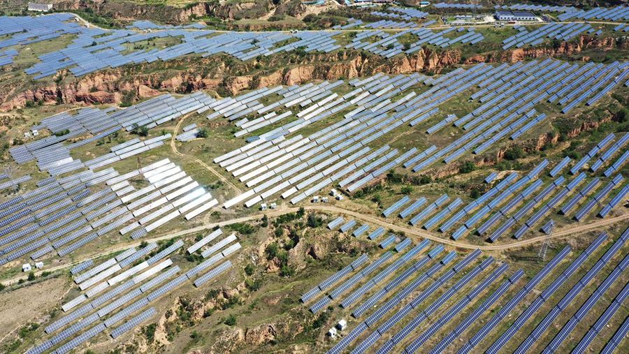 China Batasi Teknologi Panel Surya, Tesla Terancam