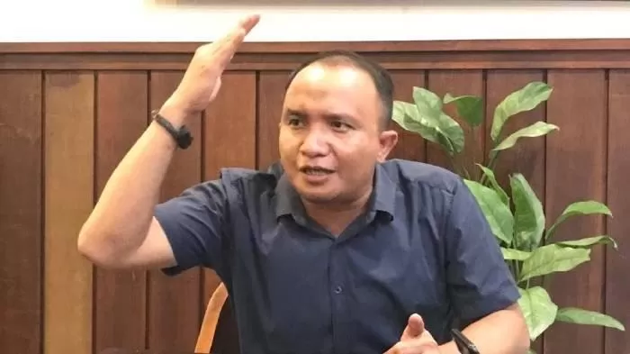 Logis NTB Pertanyakan Independensi Musyafirin, Desak Mundur dari Bank NTB Syariah