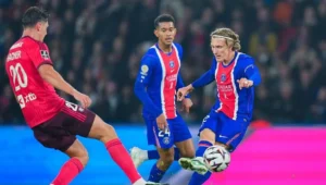 PSG Taklukkan Lyon 2-0, Puncak Klasemen Berubah
