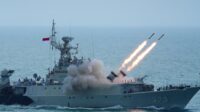 TNI AL Uji Kesiapsiagaan Tempur di Selat Makassar, Dua Kapal Perang Dikerahkan