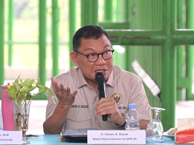 DPR: Harga Pupuk Subsidi Turun 20 Persen, Dinilai Bersejarah