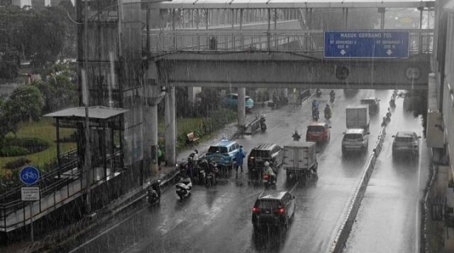 Jaksel dan Jaktim Berpotensi Hujan, Ini Prakiraan Cuaca Jakarta Hari Ini