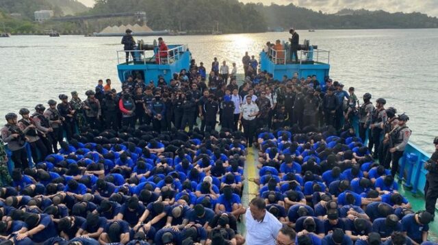 Penegakan Disiplin: 313 Napi Dipindah ke Nusakambangan