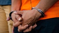 ilustrasi-penangkapan_169 Dokter di Bandung Ditangkap, Diduga Cabuli Anak Kandung Usia 3,5 Tahun