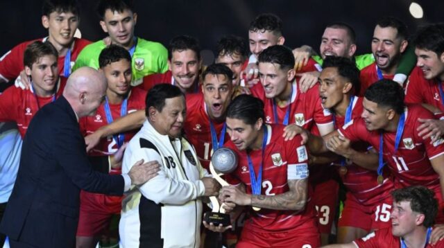 Cetak Sejarah di GBK, Timnas Indonesia Boyong Gelar dan Janji Bonus Presiden