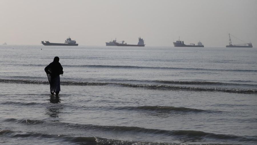 Krisis Jalur Energi Global: Iran Klaim Penutupan Selat Hormuz di Tengah Insiden Serangan Tanker