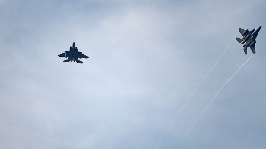 Demi Swafoto di Udara, AU Korsel Minta Maaf atas Tabrakan Jet F-15K
