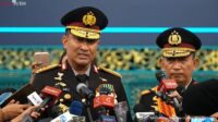 kapolri-jenderal-suyudi-ario-seto-bersama-kepala-staf-presiden-jenderal-listyo-sigit-di-istana-negara-jakarta-kamis-1102026-1790844099265_169 Jendral Suyudi Resmi Jadi Kapolri, Ini Prioritas Awal Kepemimpinannya