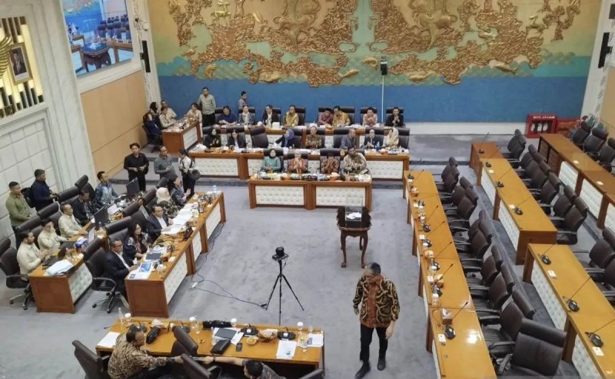 Komisi VII Tetapkan Lima Calon Dewas RRI