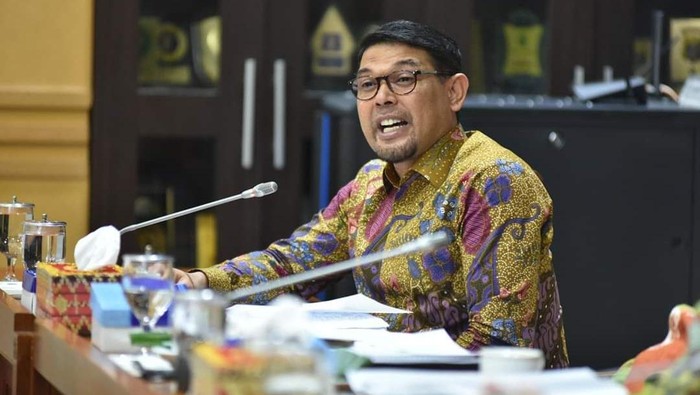 Nasir Djamil Dukung Usul Kapolri Soal Pelarangan Total Vape