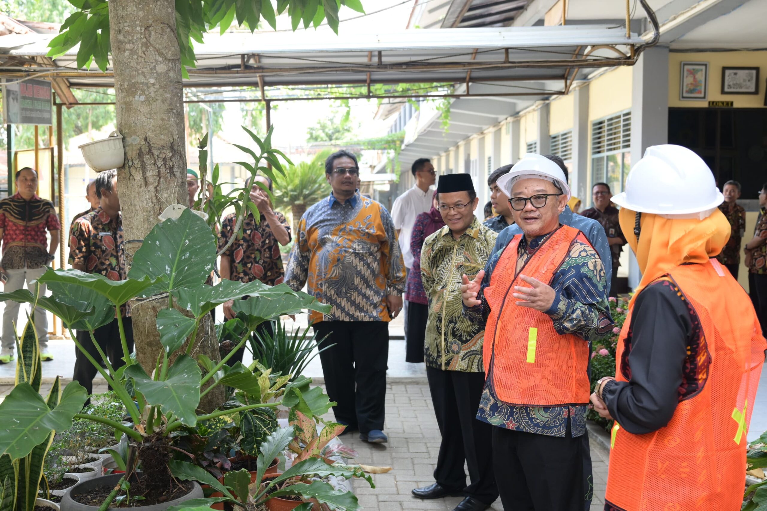 Mendikdasmen Minta Sekolah Jadi Ruang Belajar di Luar Kelas