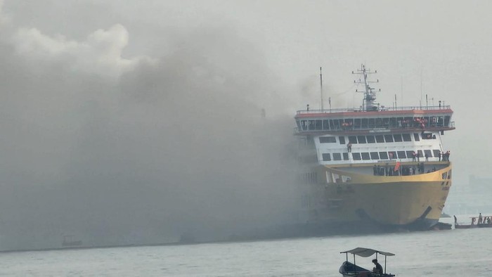 420 Penumpang Selamat, Polda Banten Selidiki Penyebab KMP Batumandi Terbakar