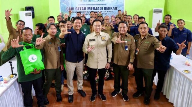 Ibas Dorong Getah Pinus Ponorogo Jadi Produk Bernilai Tinggi
