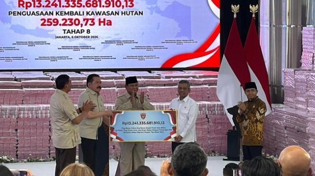 Prabowo Saksikan Rp13,24 Triliun Hasil Penertiban Hutan Diserahkan ke Negara