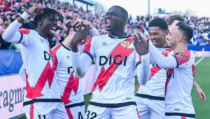 Laga Rayo Ricuh, Wasit Hentikan Pertandingan