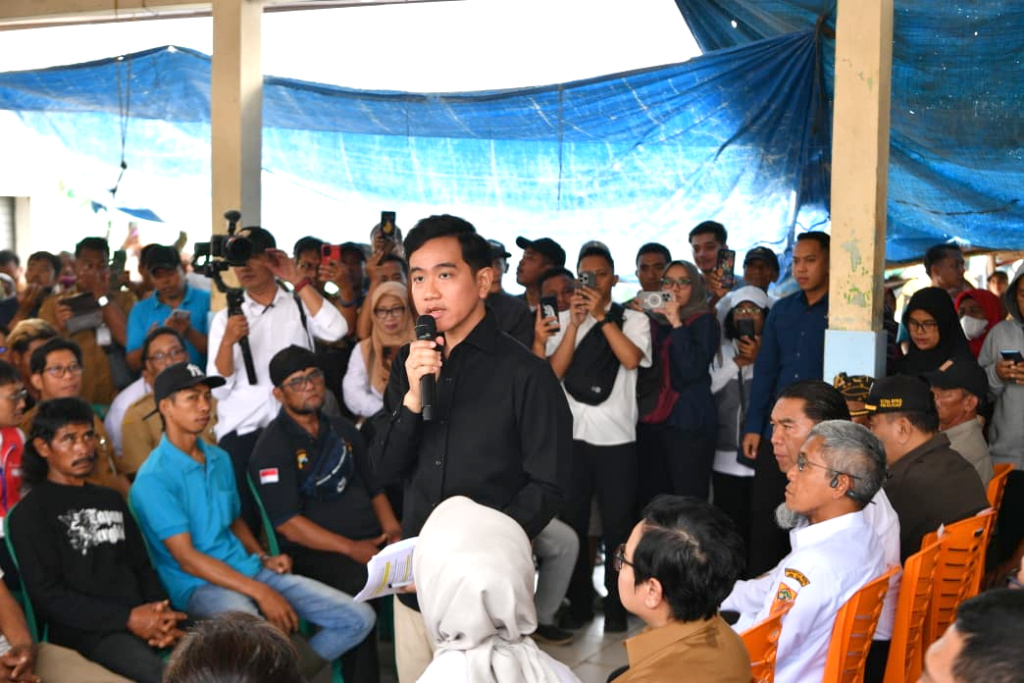 Gibran Turun ke TPI Cilacap, Nelayan Keluhkan Solar
