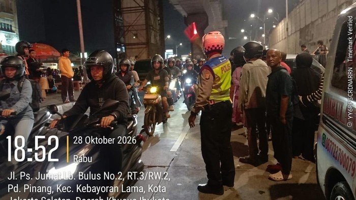 Sopir Taksi Online Meninggal di Dekat MRT Lebak Bulus, Lalu Lintas Tersendat